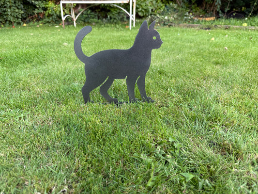 Metal cat with stake for ground