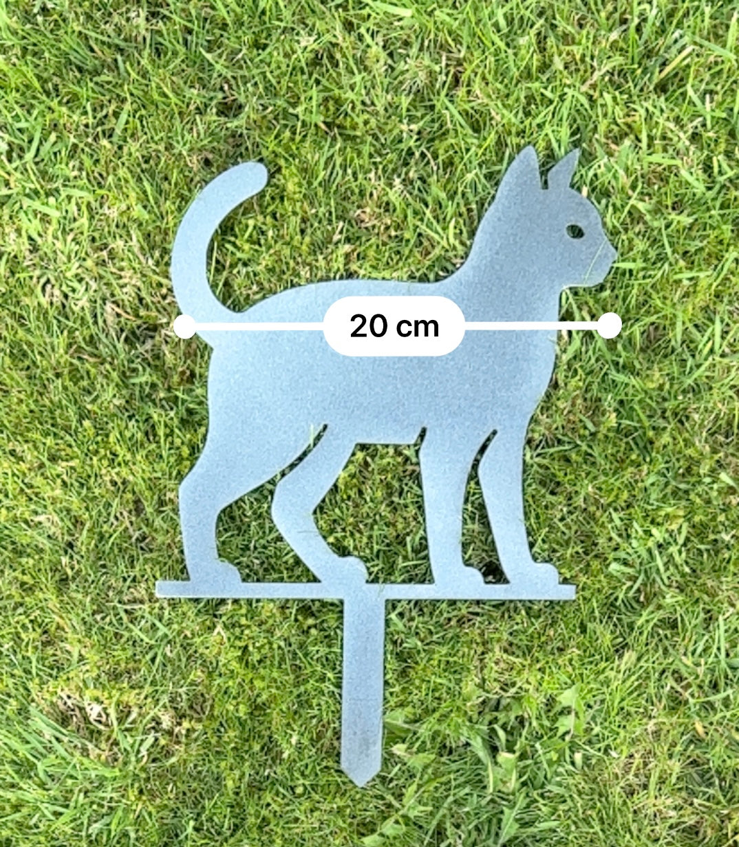 Metal cat with stake for ground
