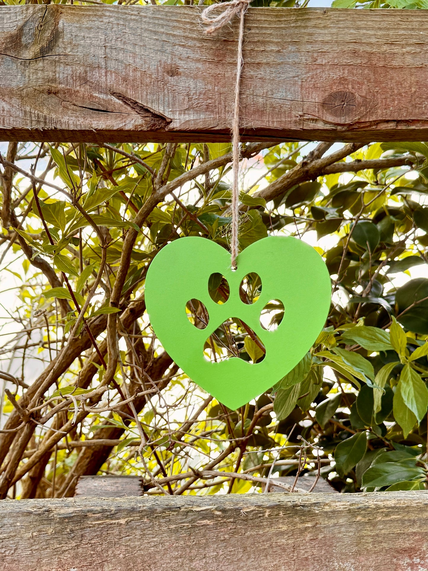 Paw Heart Art, Metal Heart Shaped Sign Art, Dog Paw Heart Design Decor, Dog Lover Metal Art, Indoor and Outdoor Decor